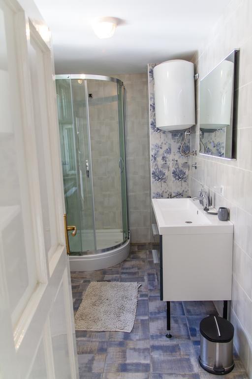 Hostel Tufna Осієк Екстер'єр фото